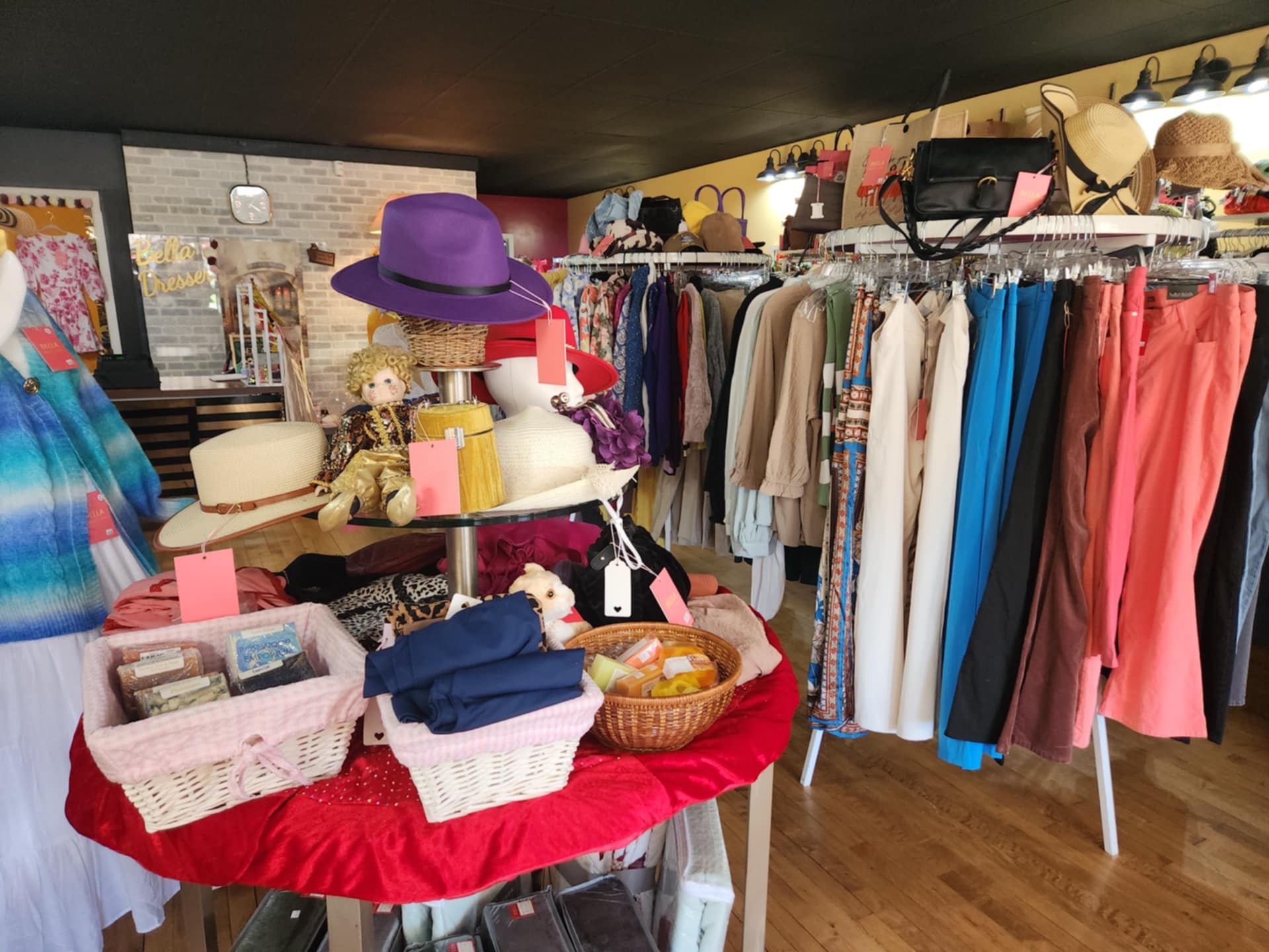 Vintage style dresses boutique